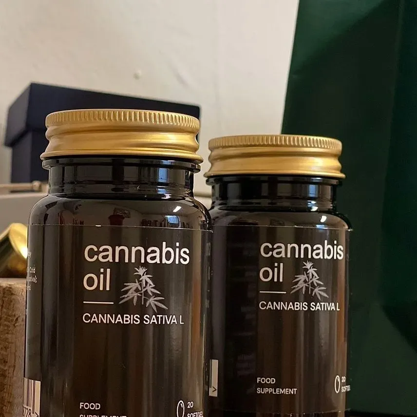 Cannabis Oil — snímek obalu 3
